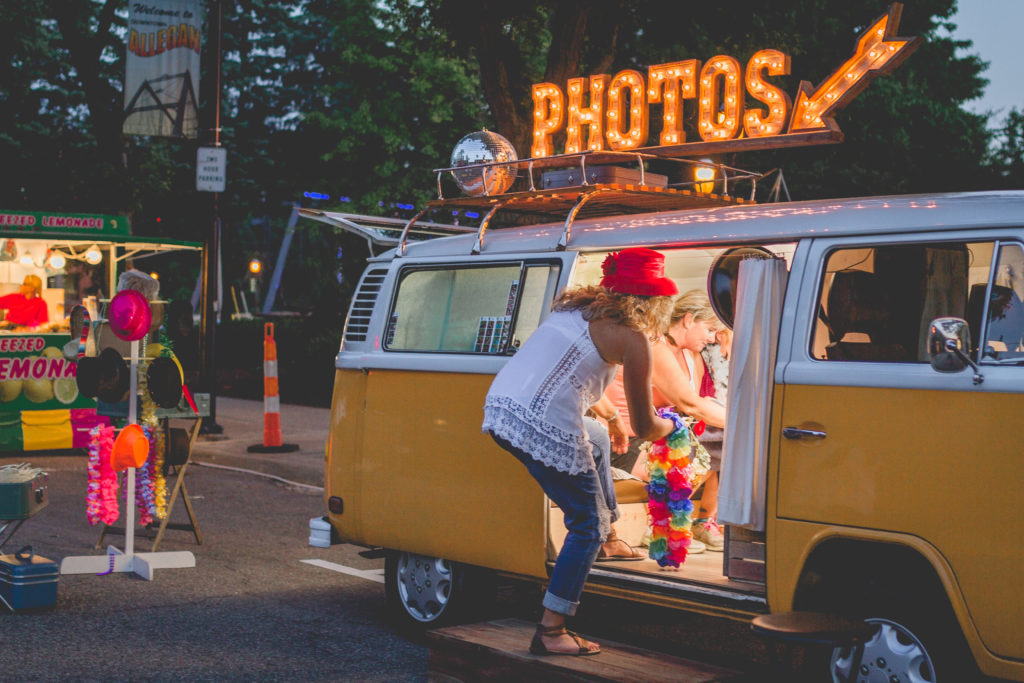 Volkswagen Bus | VW Photo booth bus | Southwest Michigan Event | Photo booth bus | west Michigan event | vintage | bohemian wedding | hippie style | 77 Kombi | air cooled | Michigan photographer | michigan events | barefoot wedding | outdoor wedding ideas